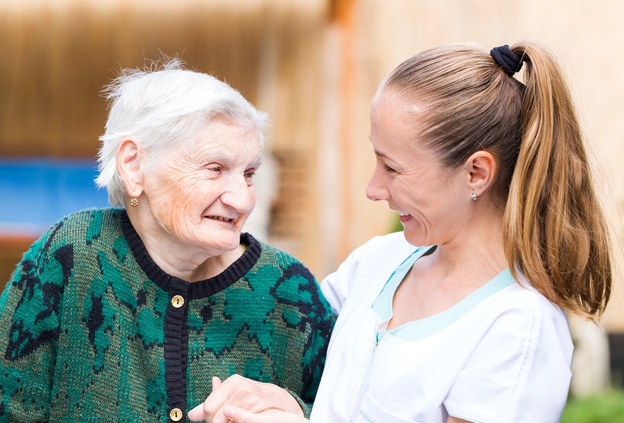 How to Care for an Elderly Parent Who Lives Alone: A Guide for Family Caregivers